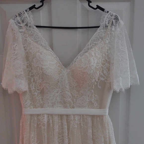 Boho lace wedding dress. - Picture 8 of 10